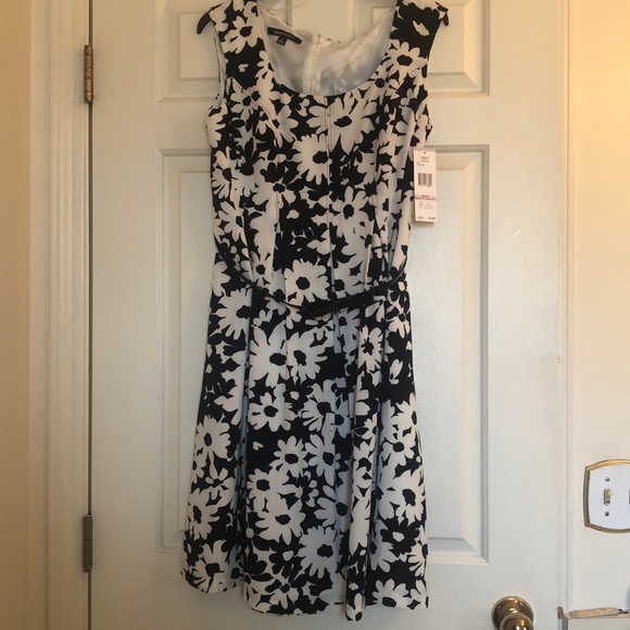 BNWT Jones Studio B/W Floral Print Dress - Picture 8 of 8